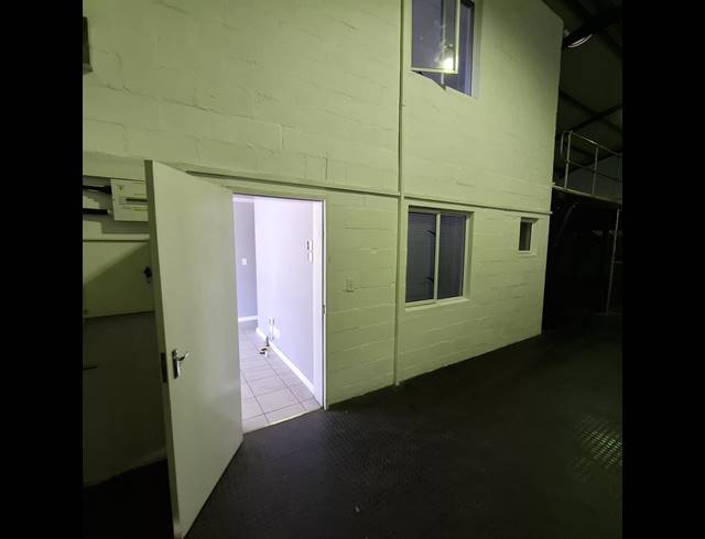 253M² WAREHOUSE TO LET IN BRACKENFELL CENTRAL